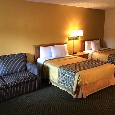 Budget Host Inn Сандаски Экстерьер фото